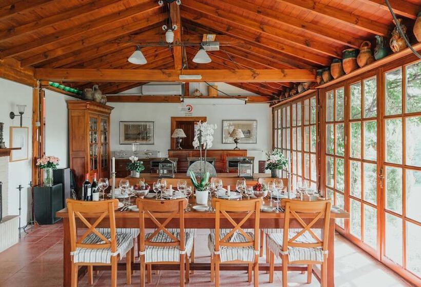 ホテル The Lake House