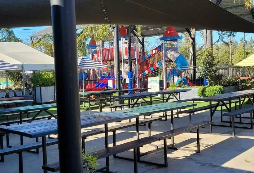 Motelli Palm And Pawn Motor Inn