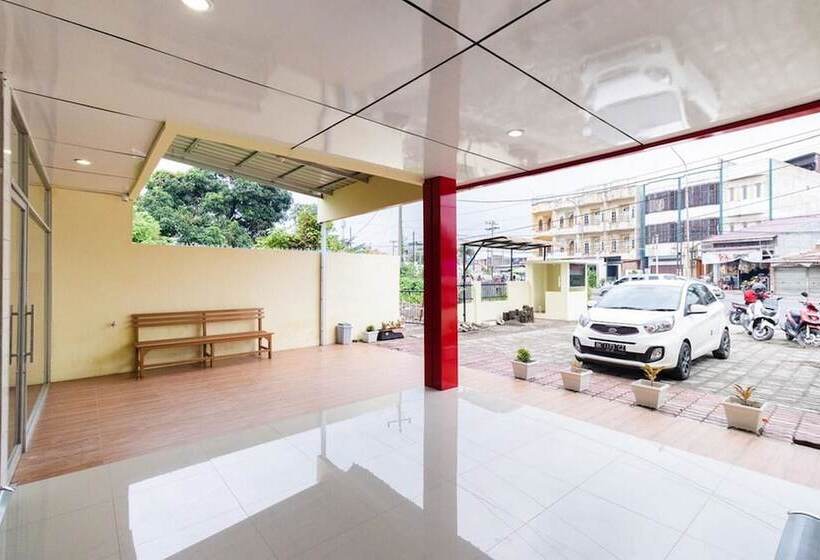 פנסיון Reddoorz Plus @ Jalan Gatot Subroto Medan