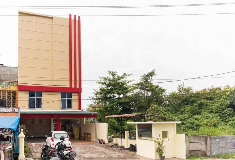 פנסיון Reddoorz Plus @ Jalan Gatot Subroto Medan