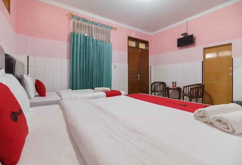 פנסיון Reddoorz Plus @ Jalan Gatot Subroto Medan