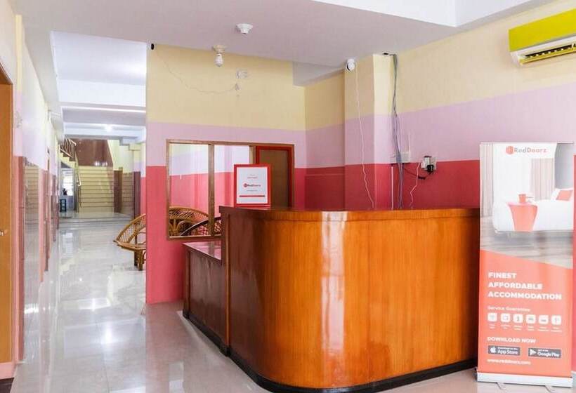 פנסיון Reddoorz Plus @ Jalan Gatot Subroto Medan