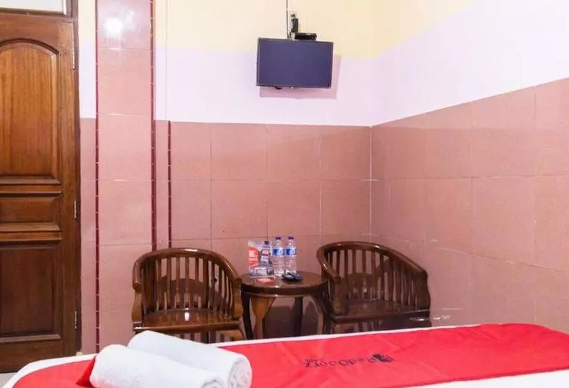 ペンション Reddoorz Plus @ Jalan Gatot Subroto Medan