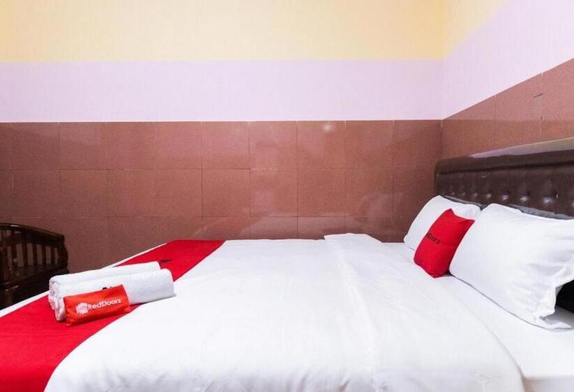 פנסיון Reddoorz Plus @ Jalan Gatot Subroto Medan