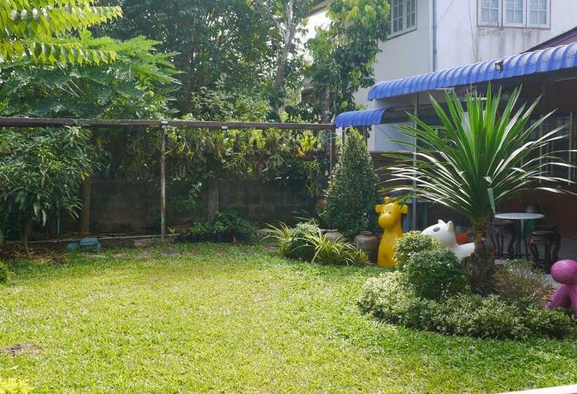 هاستل Punnpannsuk