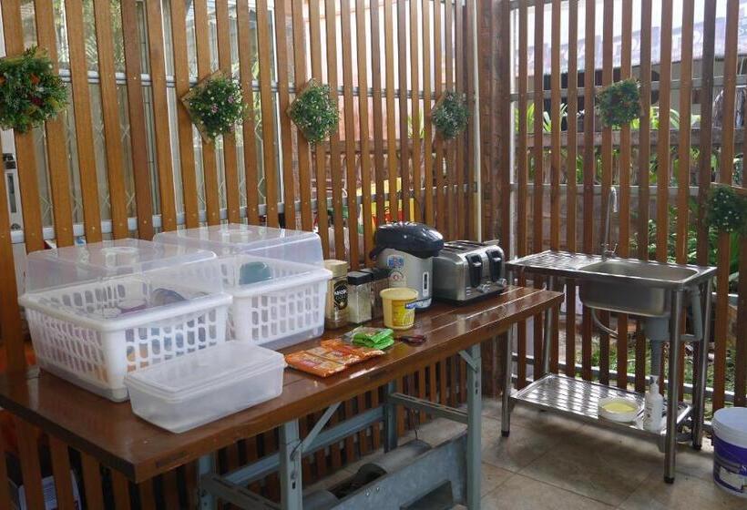 هاستل Punnpannsuk