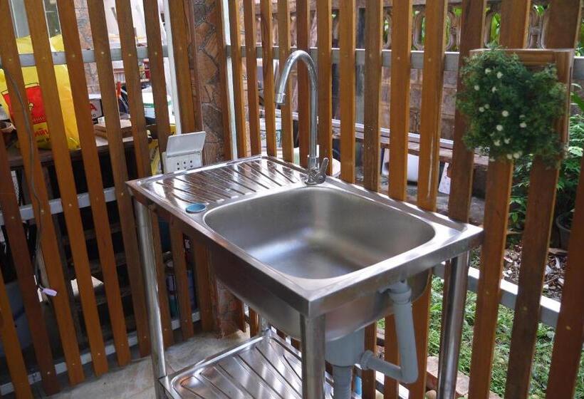 هاستل Punnpannsuk