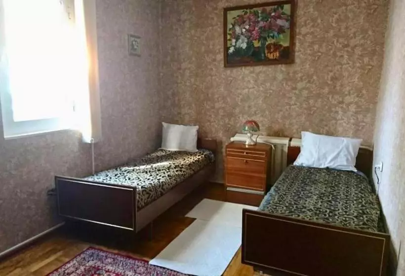 تختخواب و صبحانه Valentina S Guest House
