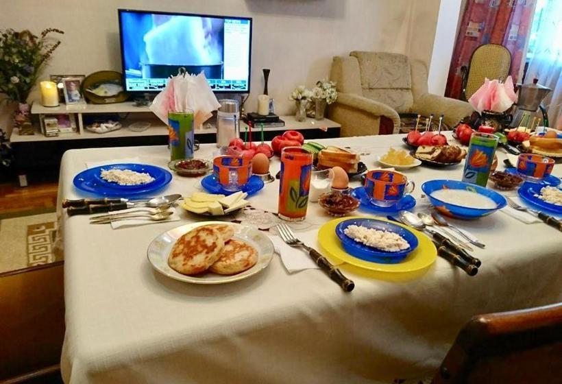 تختخواب و صبحانه Valentina S Guest House