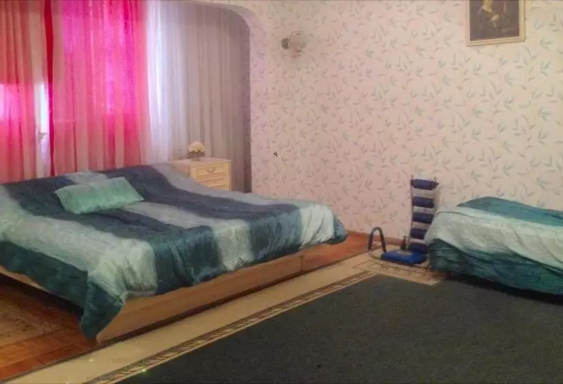 تختخواب و صبحانه Valentina S Guest House