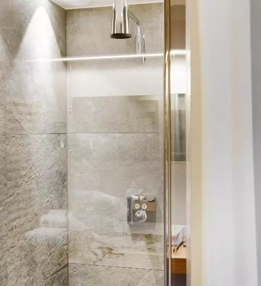 Hotelli Hôtel & Restaurant Le Pré