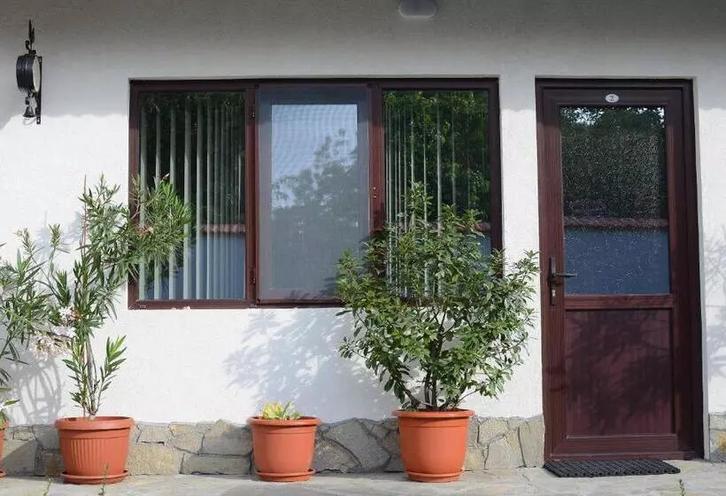 Majatalo Guest House Dar