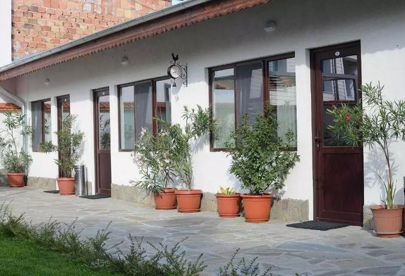 Majatalo Guest House Dar