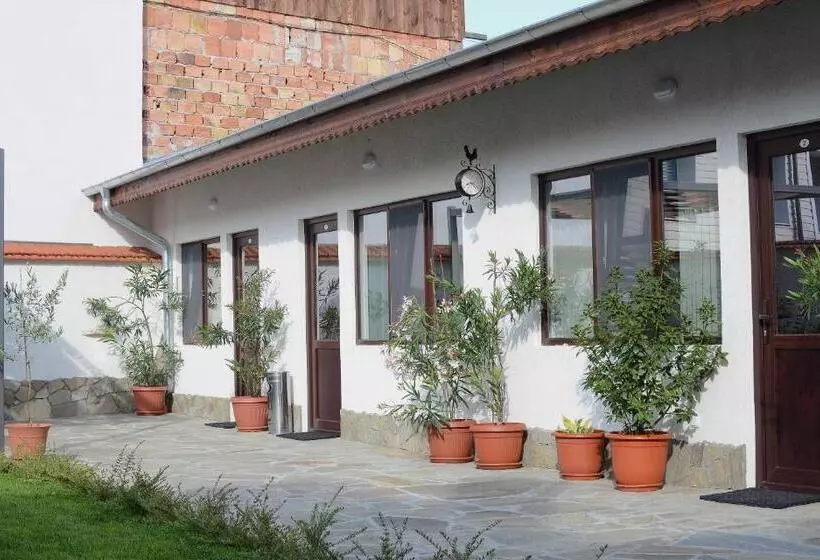 Majatalo Guest House Dar