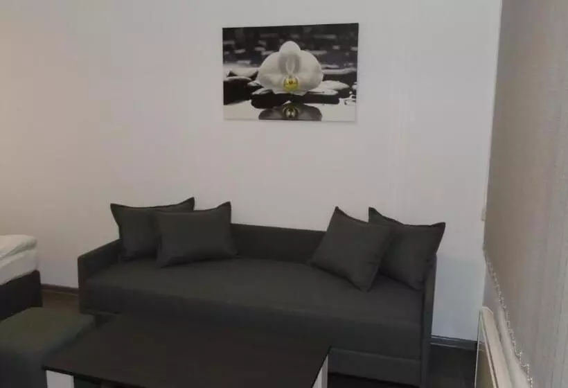 Majatalo Guest House Dar