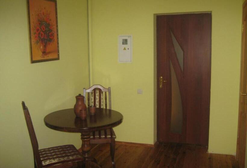 ペンション Oselya Guest House