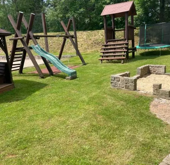 Majatalo Penzion Tadeášovy Domky