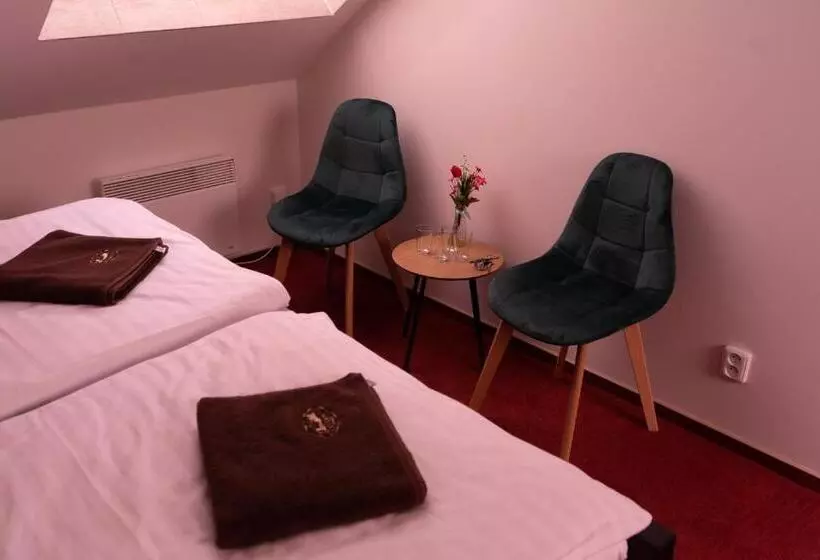 Majatalo Penzion Tadeášovy Domky