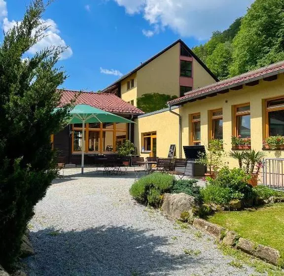 هاستل Aktiv Hotel Stock & Stein