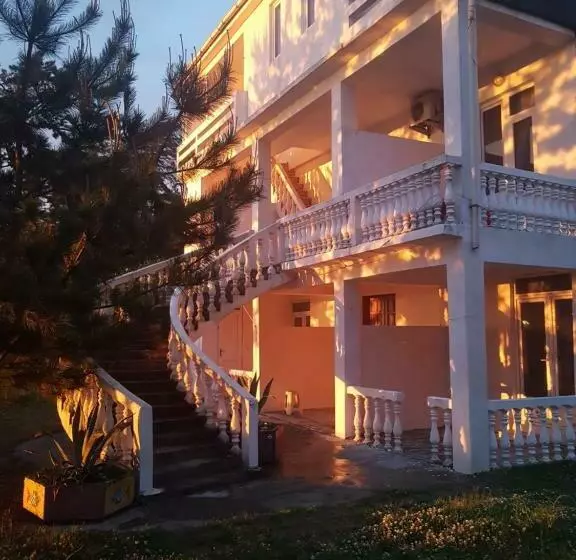 هاستل Seaside House Kobuleti