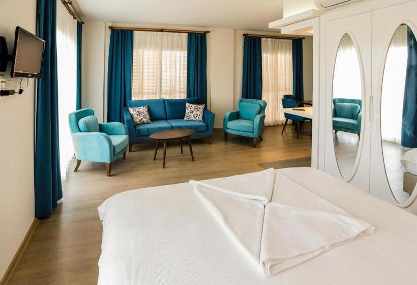 Clementin Suits Sigacık