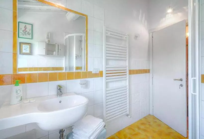 ホテル Agriturismo Corzano