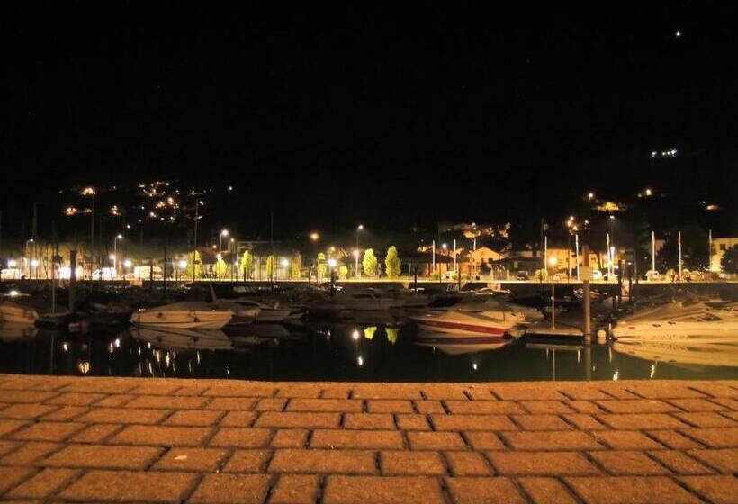 酒店 Albergo Lario