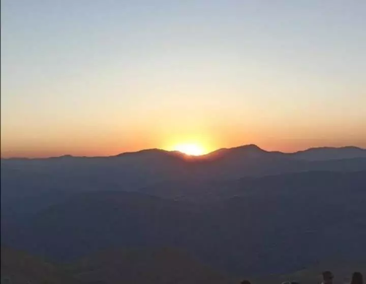 モーテル Nemrut Dağı Işik Pansi̇on