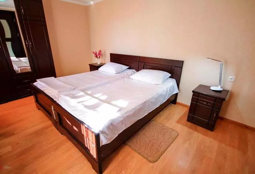 پانسیون Green Garden Guest House