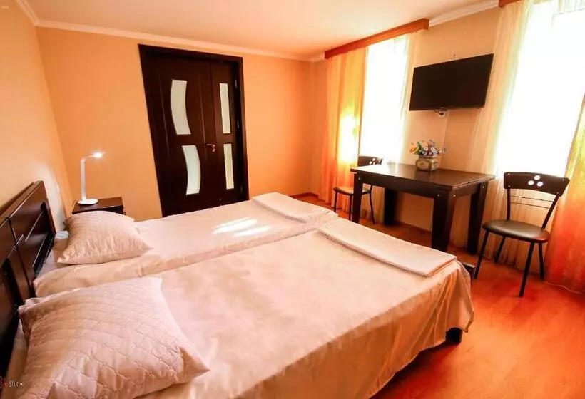 پانسیون Green Garden Guest House