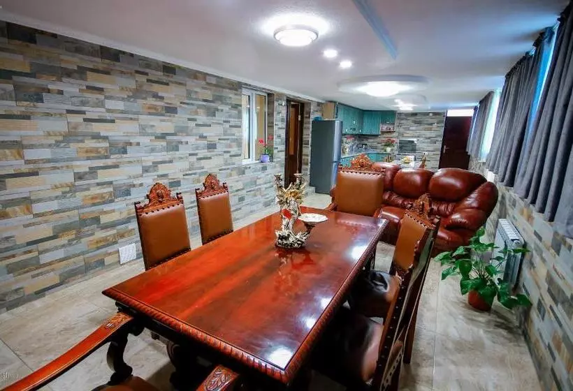 پانسیون Green Garden Guest House