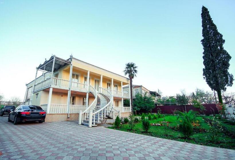 پانسیون Green Garden Guest House