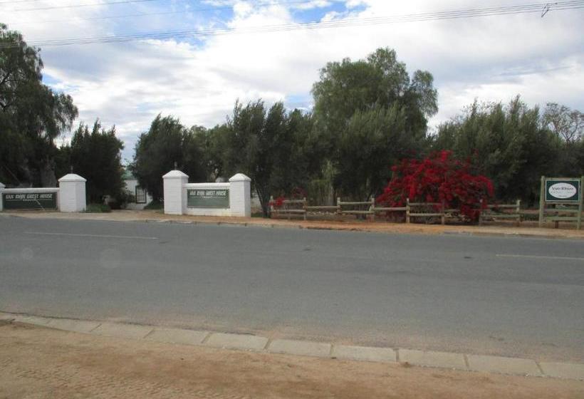 펜션 Van Rhyn Guest House