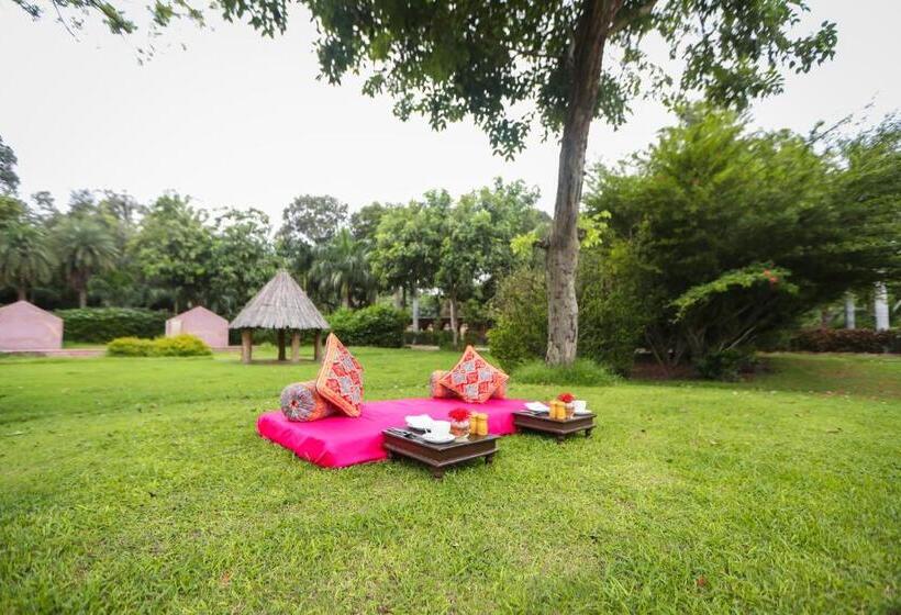 منتجع Welcomheritage Bal Samand Lake Palace