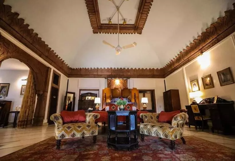 リゾートホテル Welcomheritage Bal Samand Lake Palace