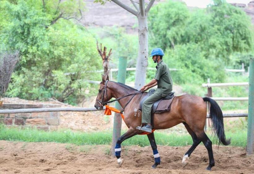 منتجع Welcomheritage Bal Samand Lake Palace