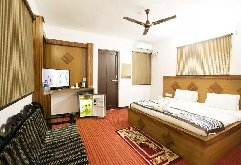 ホテル Acorn Beach Resort & Spa Goa