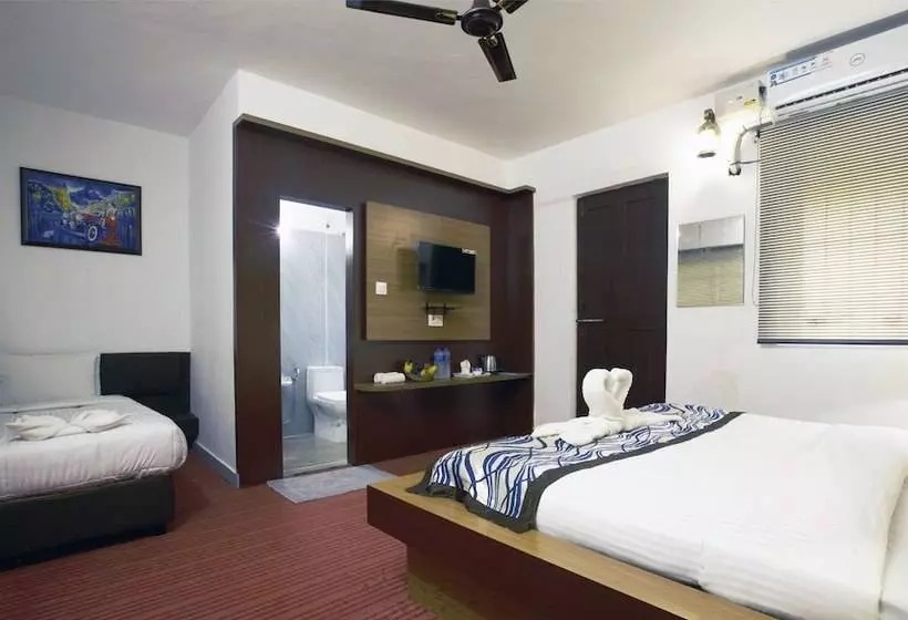 ホテル Acorn Beach Resort & Spa Goa