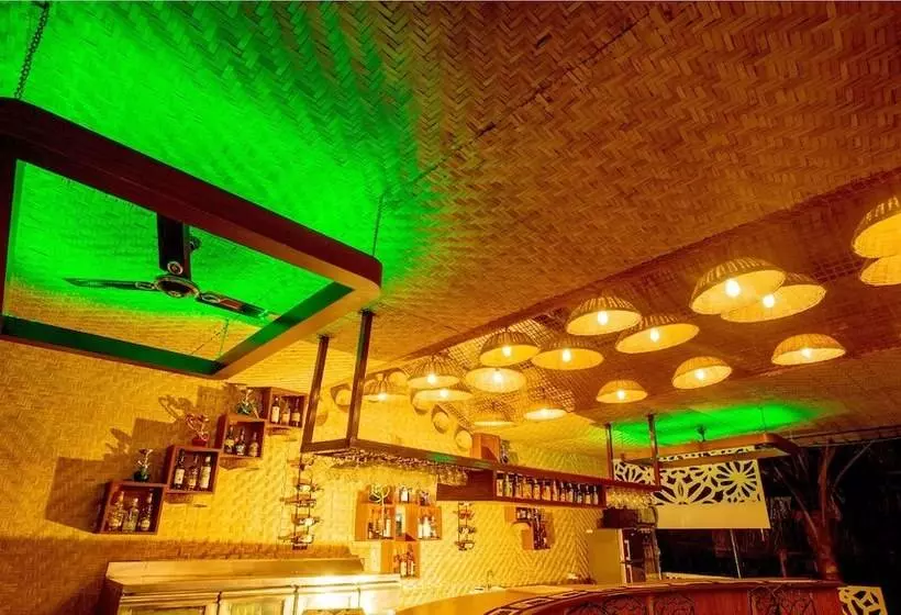 ホテル Acorn Beach Resort & Spa Goa