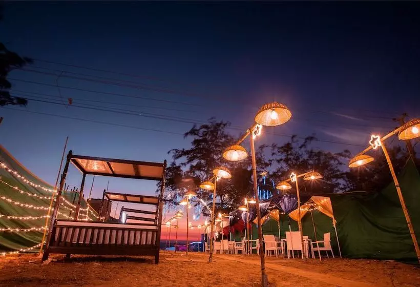 ホテル Acorn Beach Resort & Spa Goa