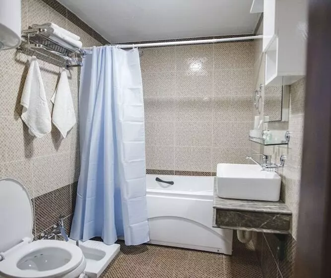 هتل Akhsikent