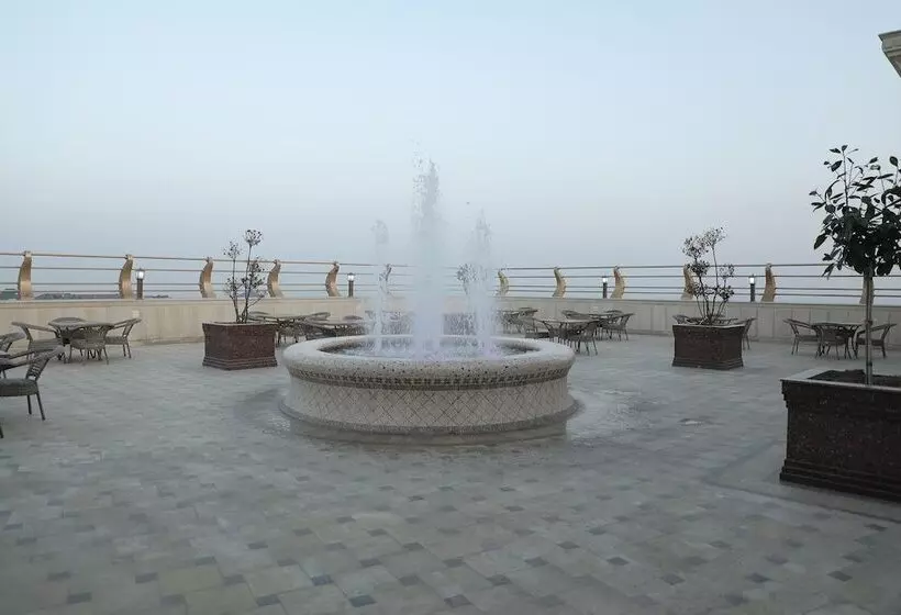 هتل Akhsikent