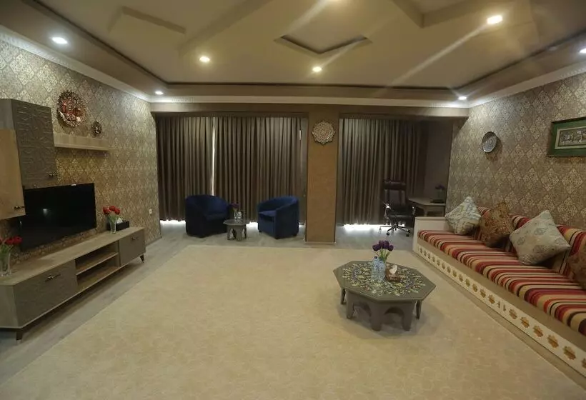 هتل Akhsikent