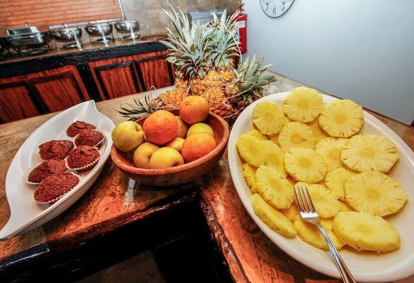 فندق Ezulwini Game Lodge