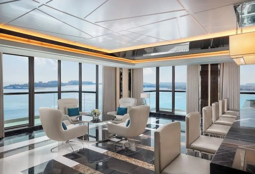 هتل Hilton Dubai Palm Jumeirah