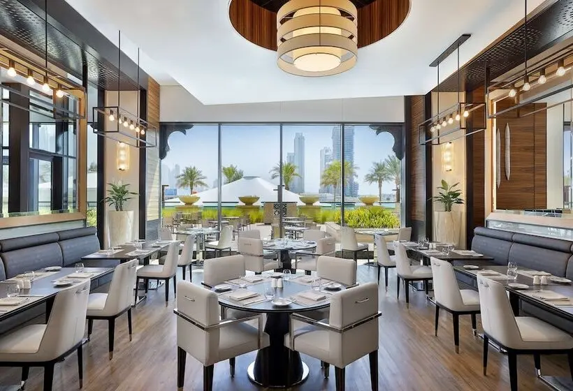 هتل Hilton Dubai Palm Jumeirah