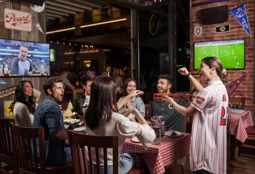 هتل Hilton Dubai Palm Jumeirah