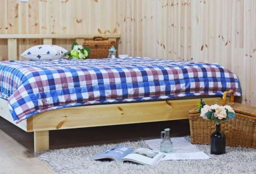 Pension Gyeongju Star Garret Bed And Breakfast