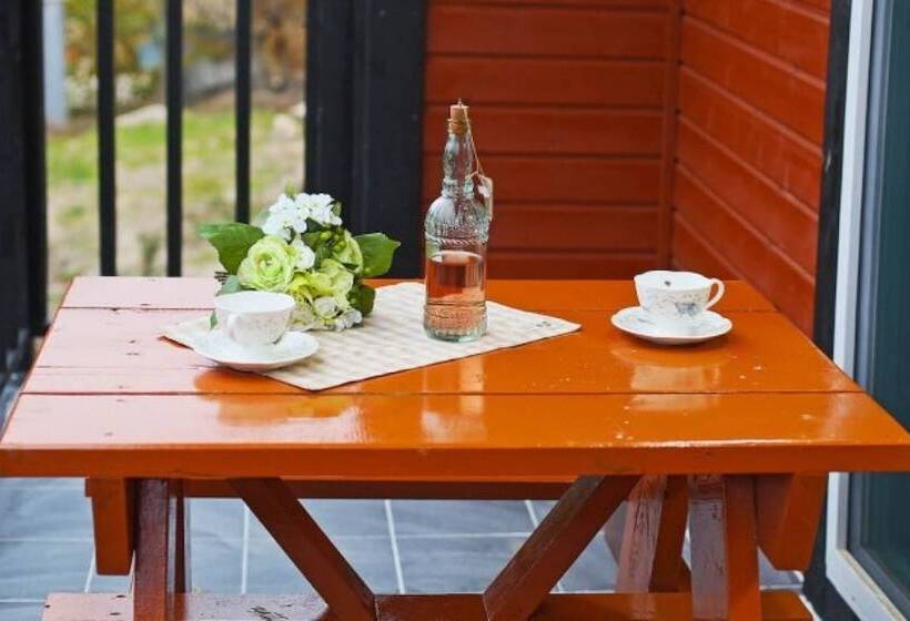 Pension Gyeongju Star Garret Bed And Breakfast