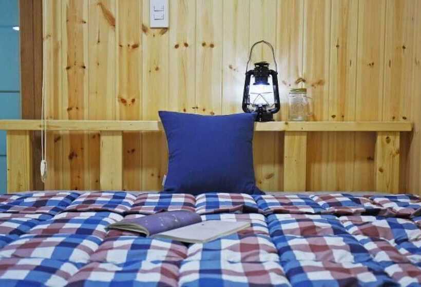 Pension Gyeongju Star Garret Bed And Breakfast